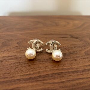 Elegant Silver Pearl Earrings